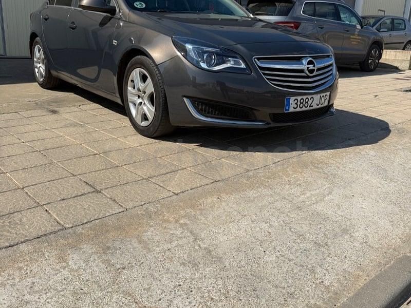 Usado Opel Insignia Selective 140 CV (102 kW) 2015 Gris / plata Berlina