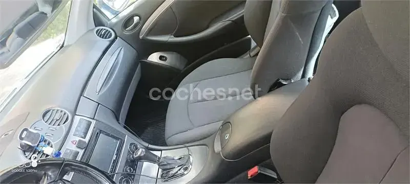 Usado Mercedes CLK200 Avantgarde 163 CV (119 kW) 2006 Gris / plata Coupe