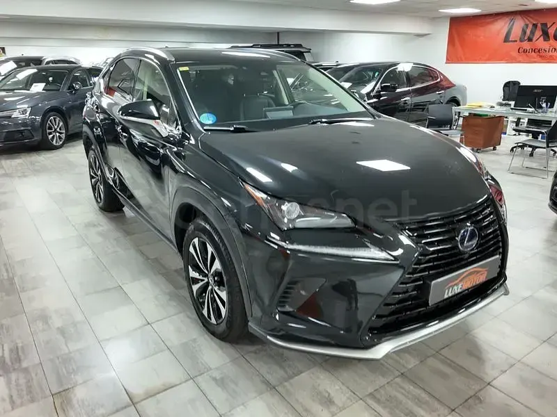 Usado Lexus NX300h Sport Line 197 CV (144 kW) 2021 Negro SUV