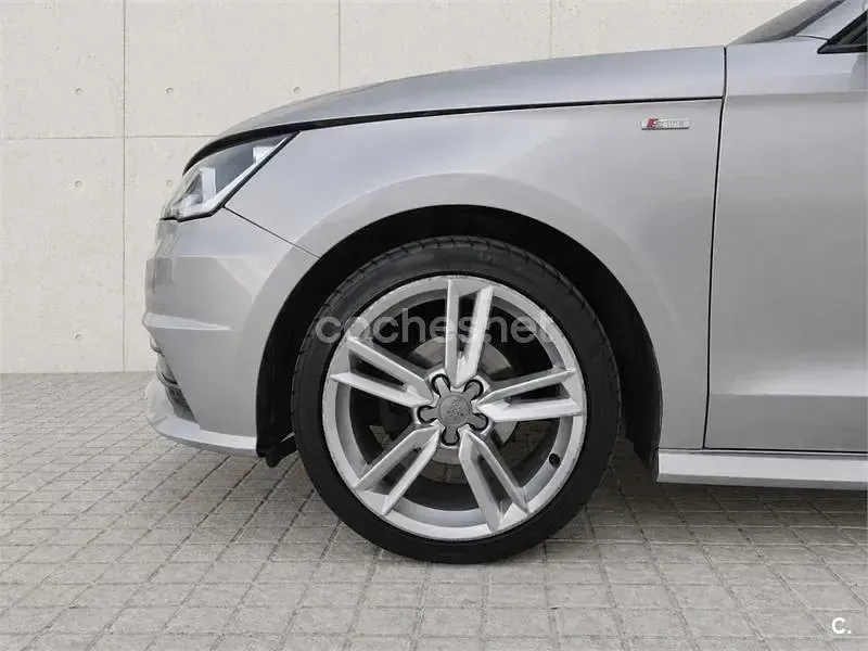 Begagnad Audi A1 Sportback S-Line 95 HK (69 kW) 2017 Grå Halvkombi
