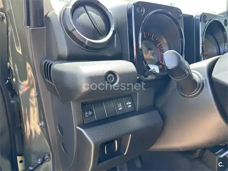 Usado Suzuki Jimny 102 CV (75 kW) 2024 Verde SUV
