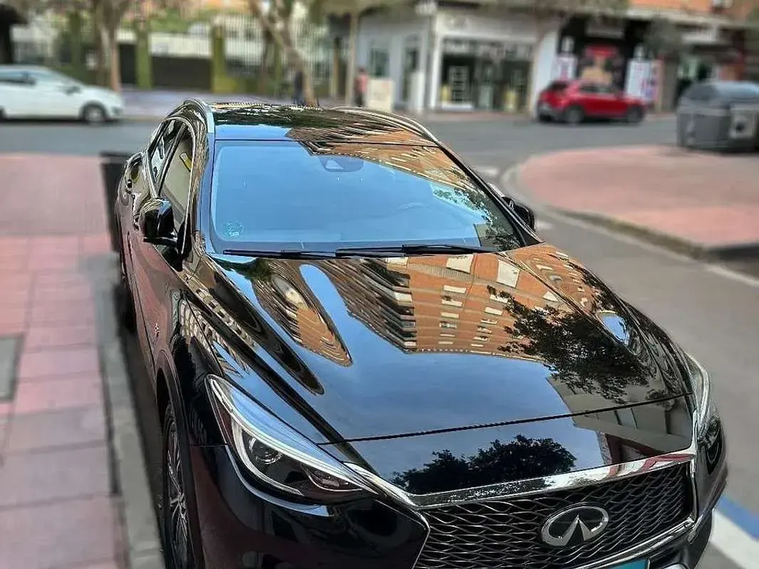 Usado Infiniti QX30 Premium 170 CV (125 kW) 2018 Negro SUV
