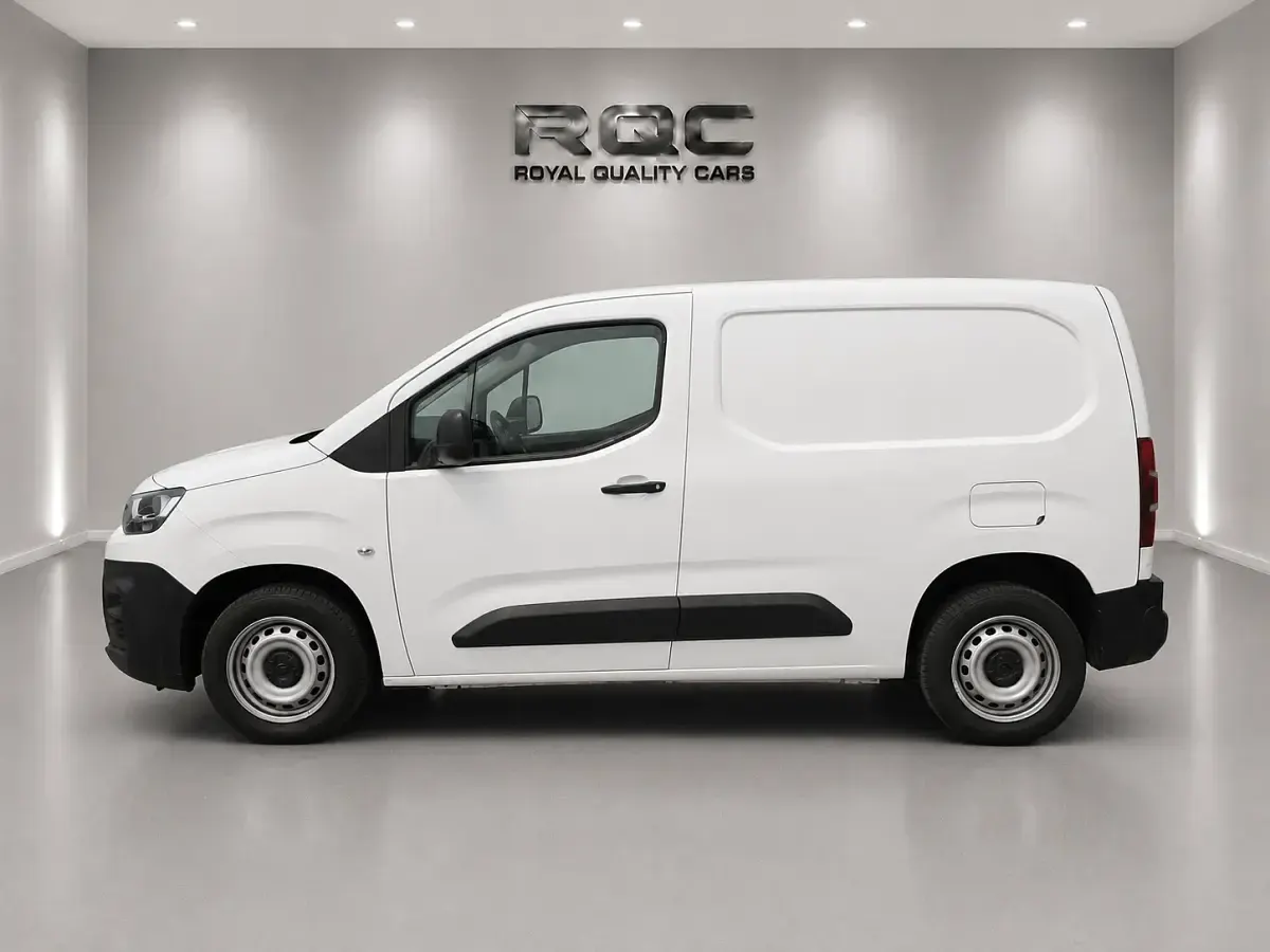 Usado Citroën Berlingo 100 CV (73 kW) 2022 Blanco Monovolumen