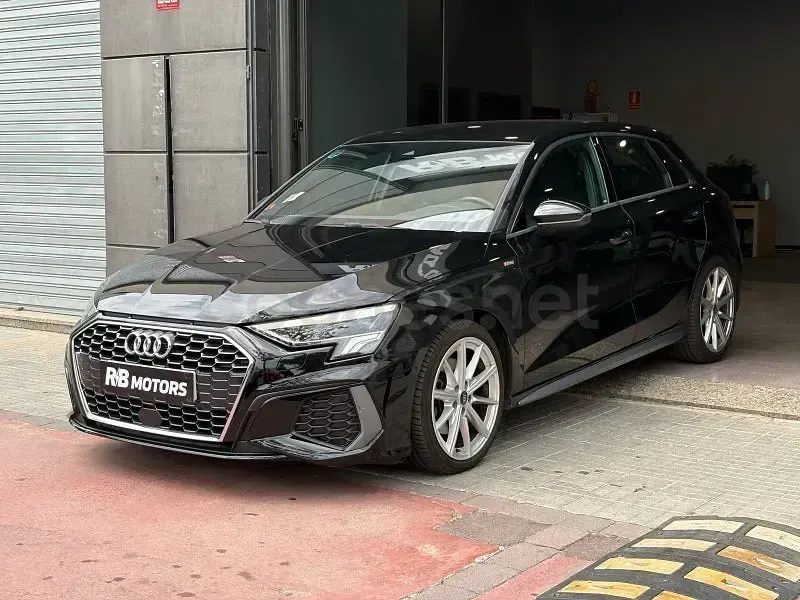 Usado Audi A3 S-Line 110 CV (80 kW) 2021 Negro Berlina