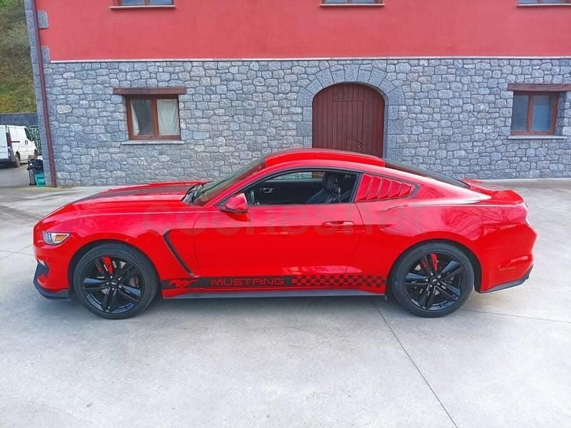 Usado Ford Mustang Fastback 310 CV (228 kW) 2016 Rojo Coupe