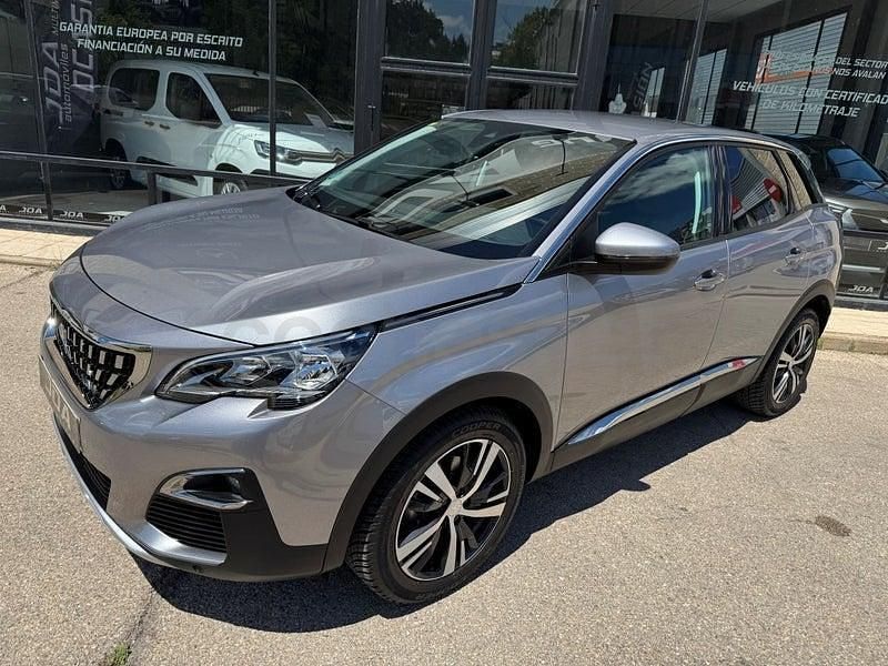 Usado Peugeot 3008 Allure 130 CV (95 kW) 2020 Gris / plata SUV