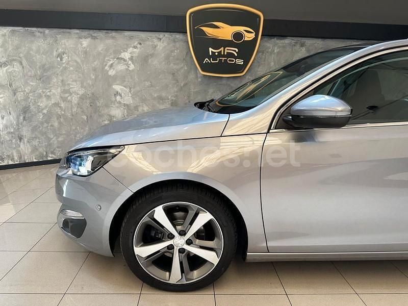 Usado Peugeot 308 SW Allure 115 CV (84 kW) 2014 Gris / plata Familiar