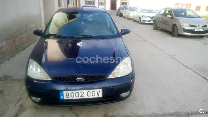 Usado Ford Focus Trend 100 CV (73 kW) 2003 Azul Berlina