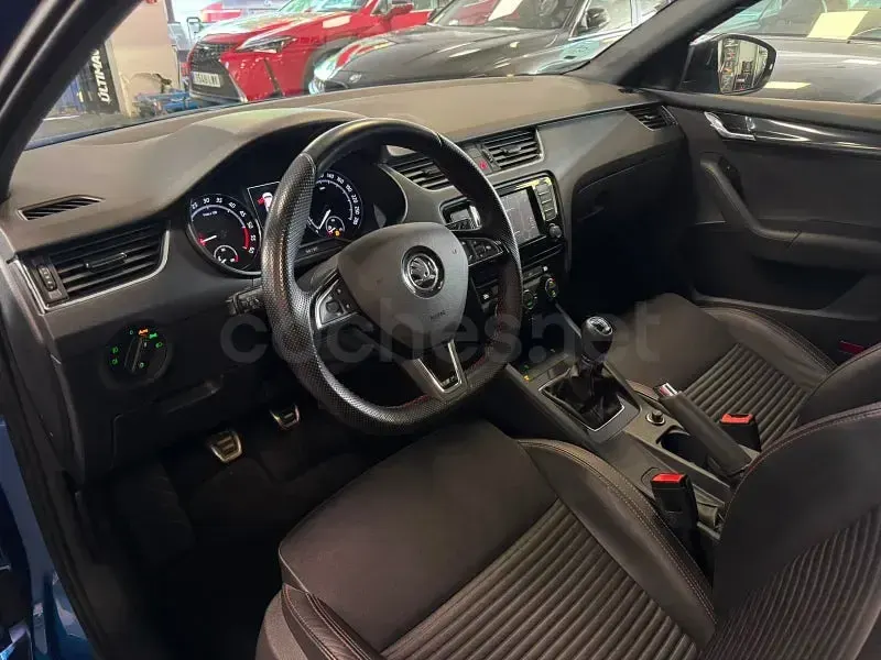 Usado Skoda Octavia RS 184 CV (135 kW) 2016 Azul Familiar