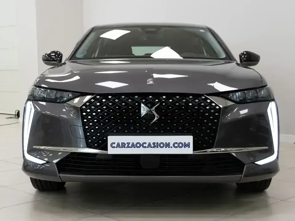 Usado DS Automobiles DS4 Trocadero 130 CV (95 kW) 2023 Gris SUV