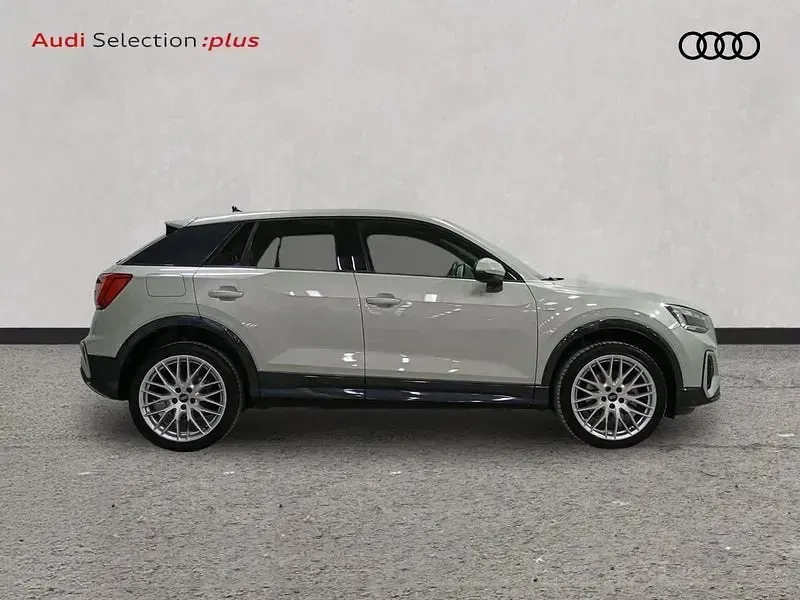 Usado Audi Q2 150 CV (110 kW) 2025 Gris / plata SUV