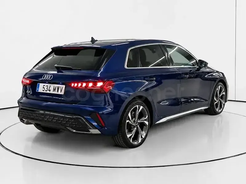Usado Audi A3 S-Line 110 CV (80 kW) 2024 Azul Berlina