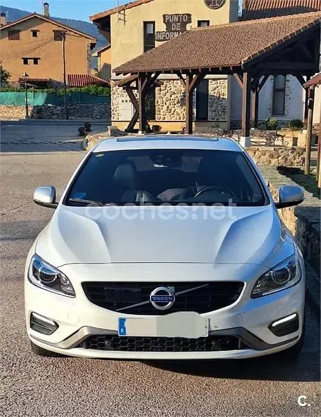 Usado Volvo V60 Summum 231 CV (169 kW) 2016 Blanco Familiar