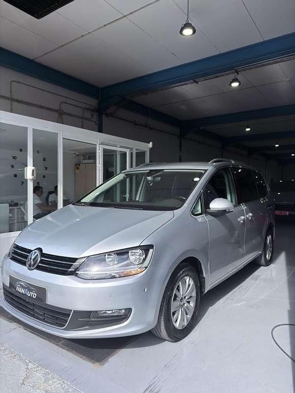 Usado VW Sharan Advance 150 CV (110 kW) 2020 Plateado Monovolumen