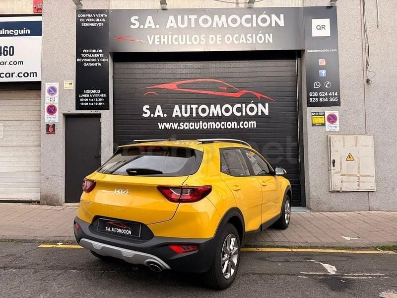 Usado Kia Stonic 84 CV (61 kW) 2023 Amarillo SUV