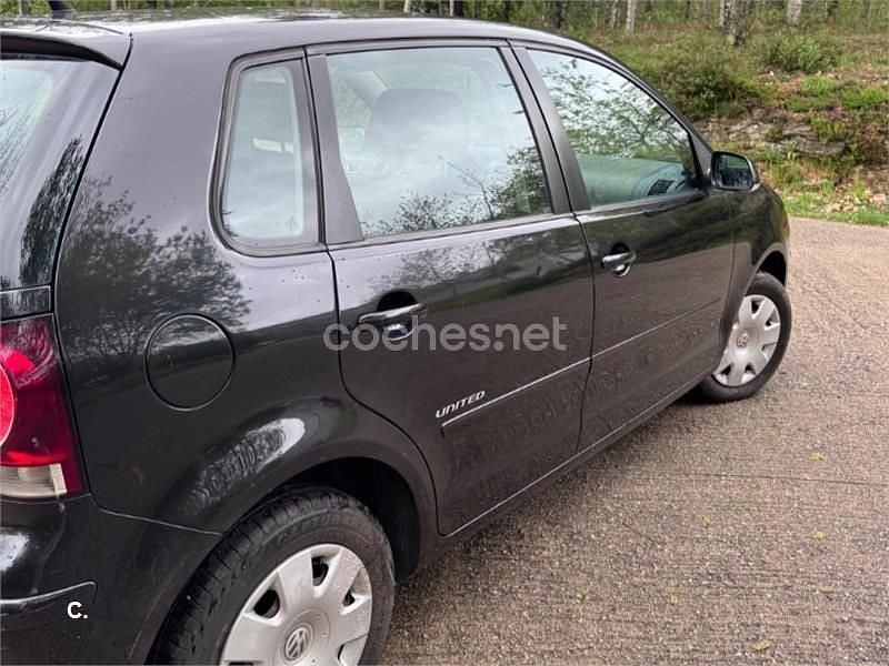 Usado VW Polo United 60 CV (44 kW) 2008 Negro Utilitario