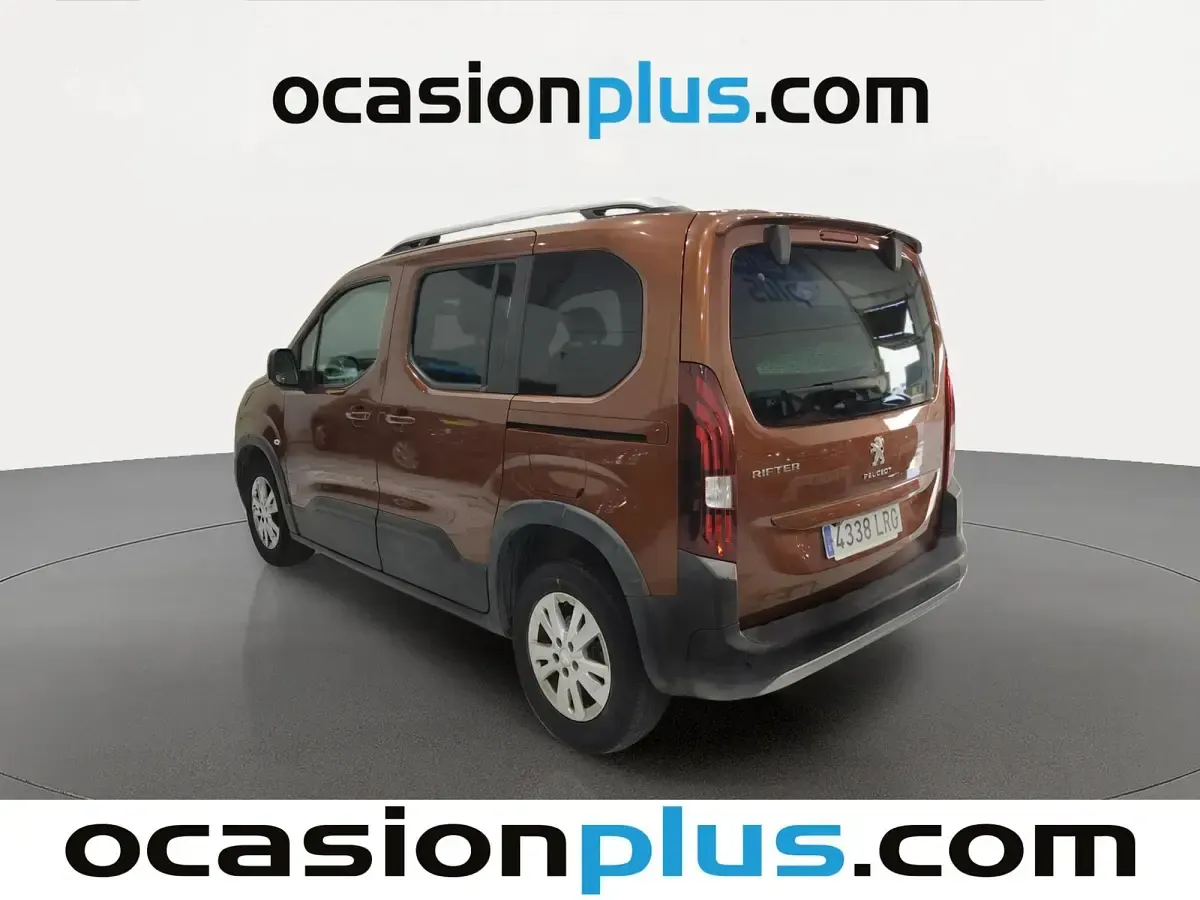 Usado Peugeot Rifter Allure 100 CV (73 kW) 2021 Marrón Monovolumen