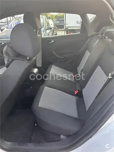 Usado Seat Ibiza Reference 75 CV (55 kW) 2017 Blanco Berlina