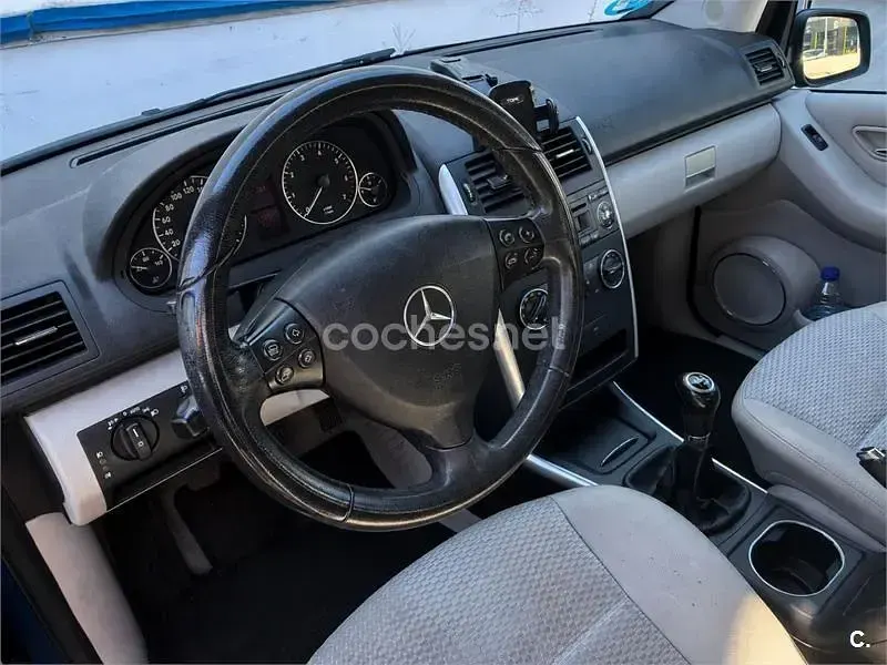 Usado Mercedes A160 95 CV (69 kW) 2009 Azul Monovolumen