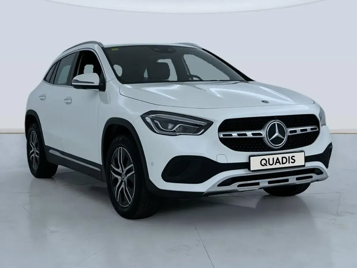 Usado Mercedes GLA200 163 CV (119 kW) 2020 Blanco SUV