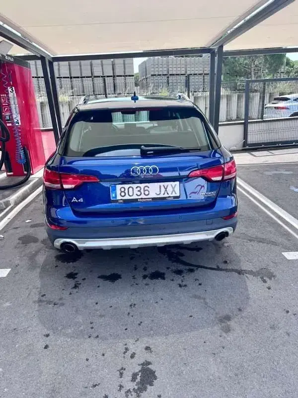Usado Audi A4 Allroad 190 CV (139 kW) 2017 Azul Familiar