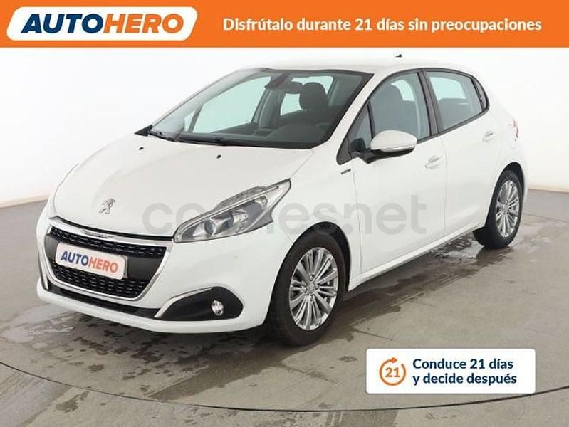 Usado Peugeot 208 Signature Sky 82 CV (60 kW) 2018 Blanco Utilitario