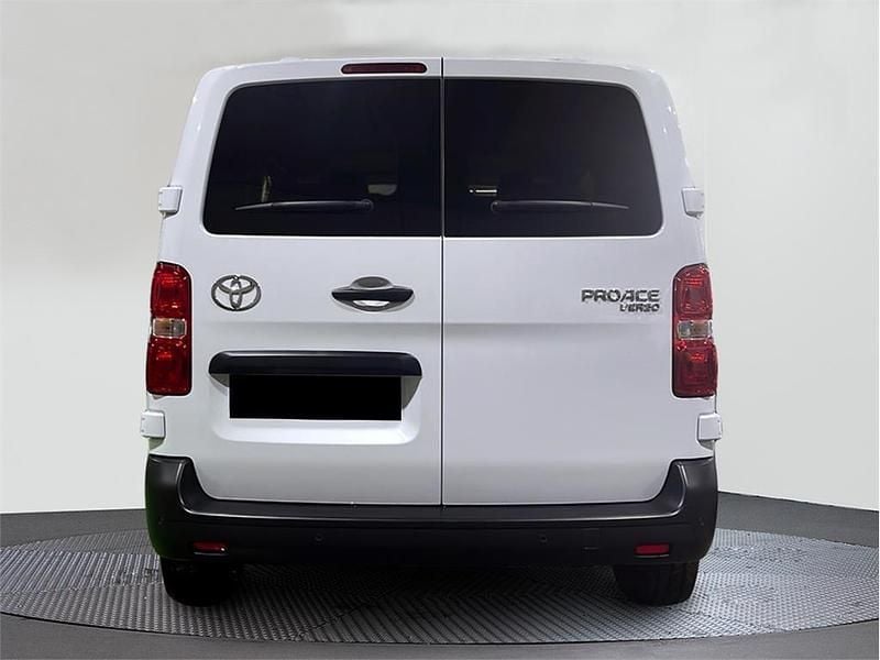 Usado Toyota Proace Verso 144 CV (105 kW) 2025 Blanco polar Monovolumen
