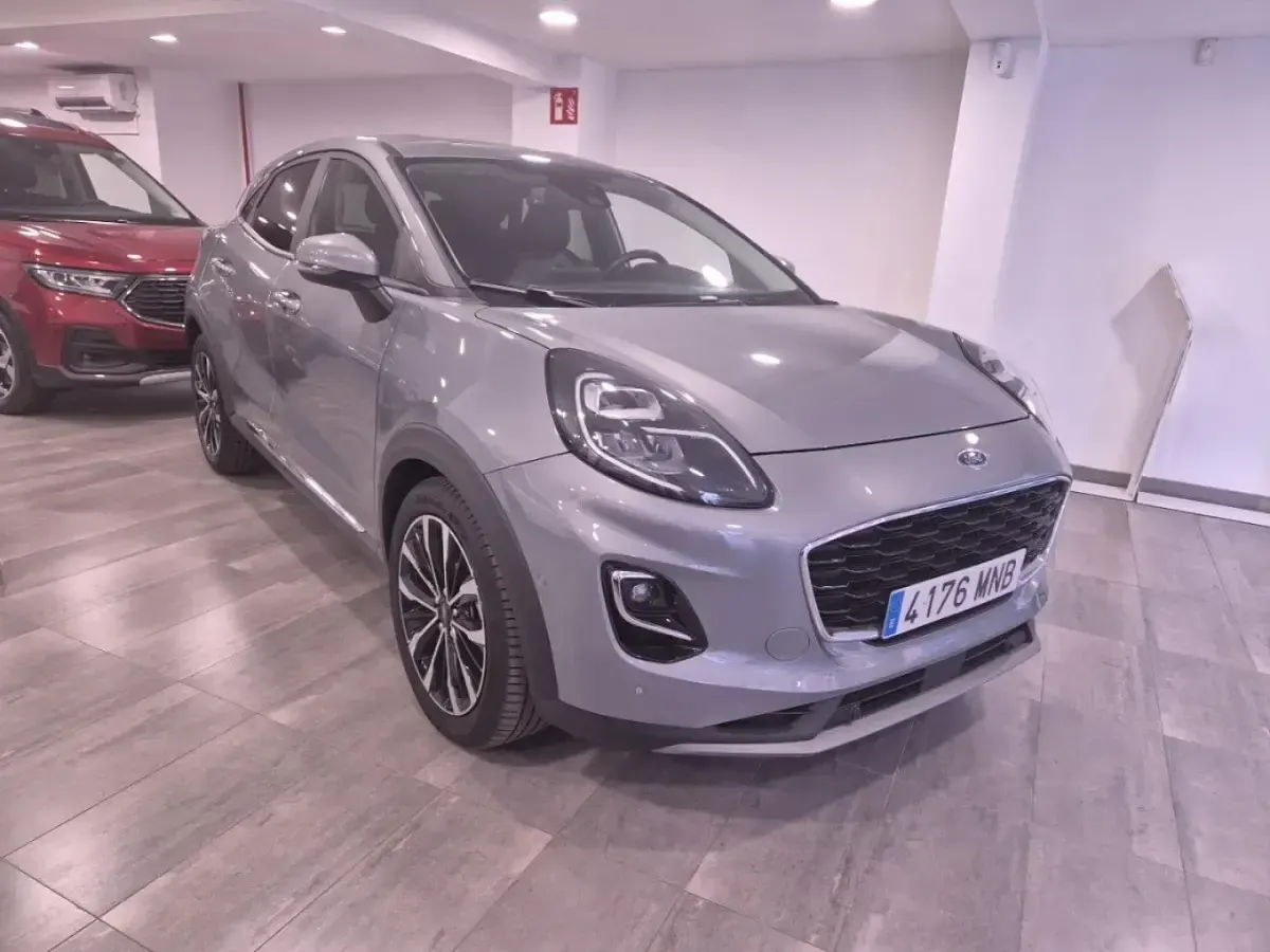 Usado Ford Puma Select 155 CV (114 kW) 2024 Plateado SUV