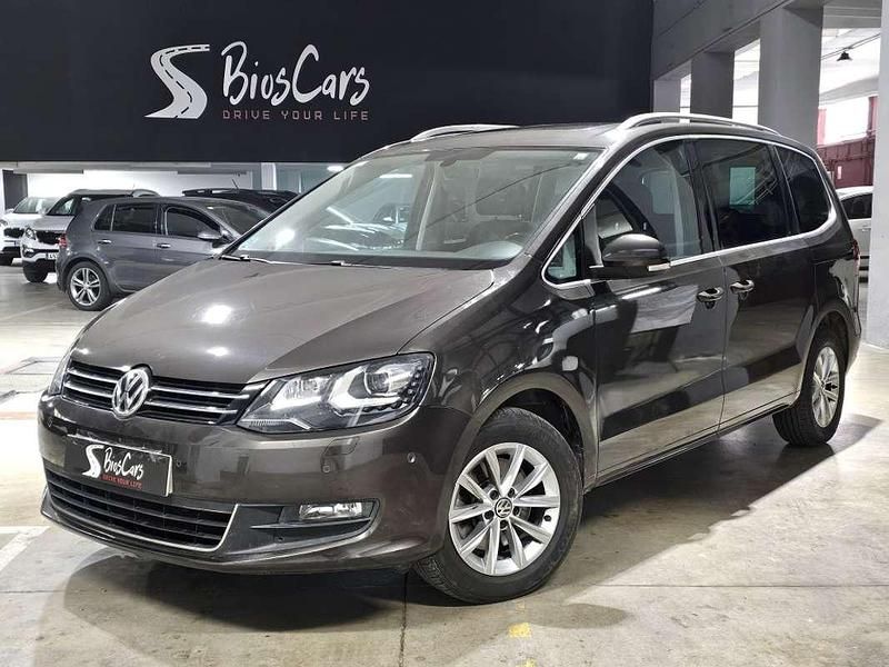 Usado VW Sharan Advance 150 CV (110 kW) 2016 Marrón Monovolumen