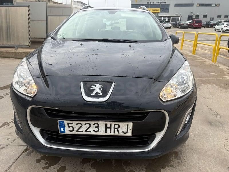 Usado Peugeot 308 SW Access 120 CV (88 kW) 2013 Negro Familiar