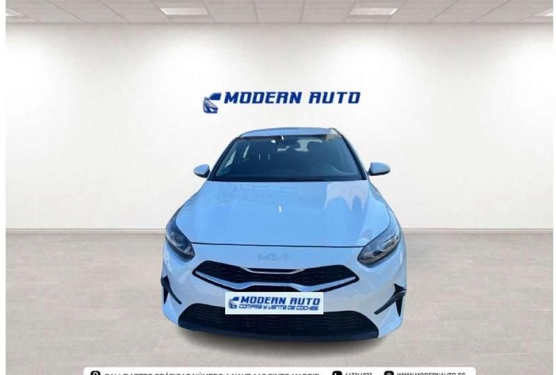 Usado Kia Ceed 101 CV (74 kW) 2022 Blanco Utilitario