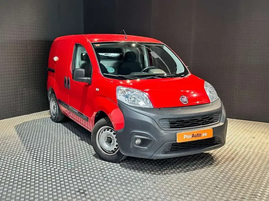 Usado Fiat Fiorino 79 CV (58 kW) 2019 Rojo Monovolumen