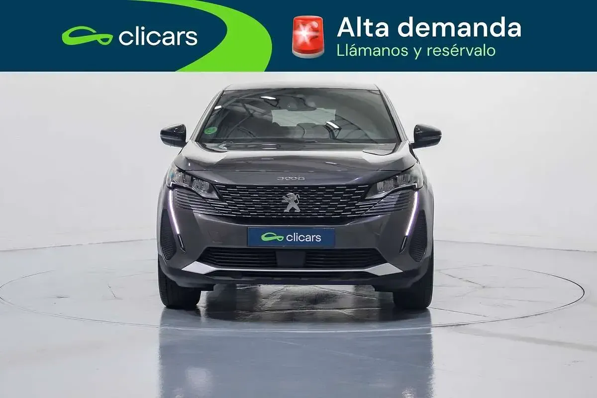 Usado Peugeot 3008 Allure 131 CV (96 kW) 2023 Gris SUV