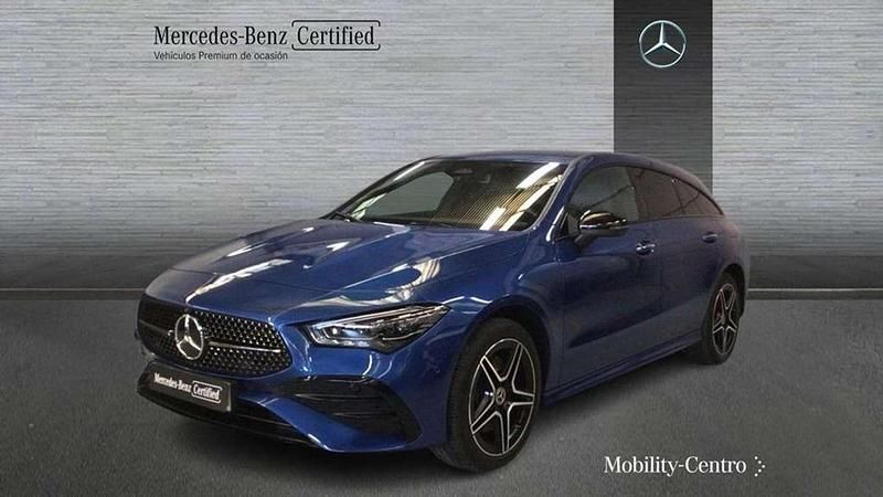 Usado Mercedes CLA250e Shooting Brake 219 CV (161 kW) 2024 Azul Familiar