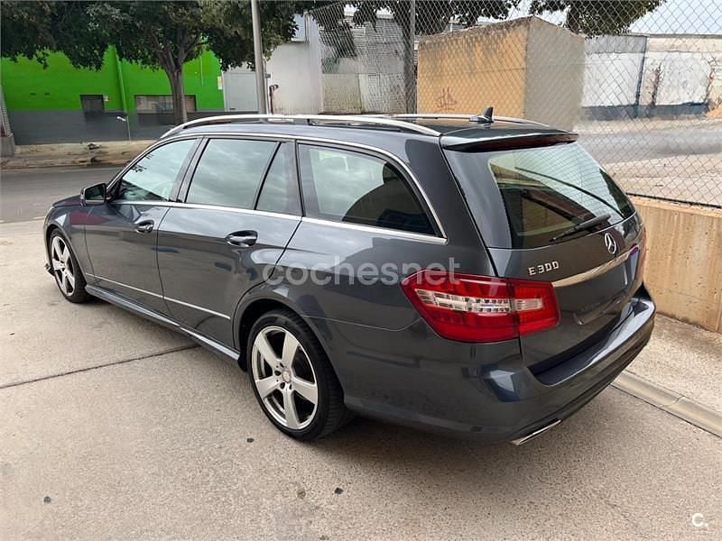 Usado Mercedes E300 Avantgarde 231 CV (169 kW) 2012 Negro Familiar