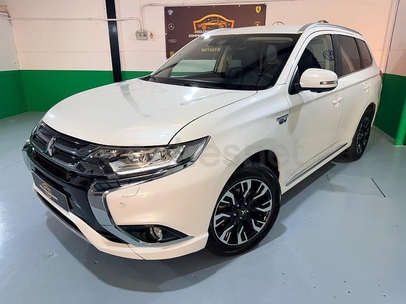 Usado Mitsubishi Outlander P-HEV 203 CV (149 kW) 2017 Blanco SUV
