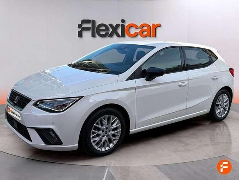 Usado Seat Ibiza FR 110 CV (80 kW) 2022 Blanco Utilitario