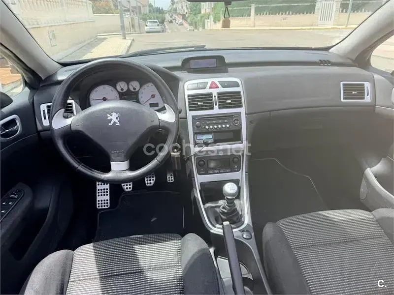 Usado Peugeot 307 CC Sport 136 CV (100 kW) 2006 Negro Descapotable