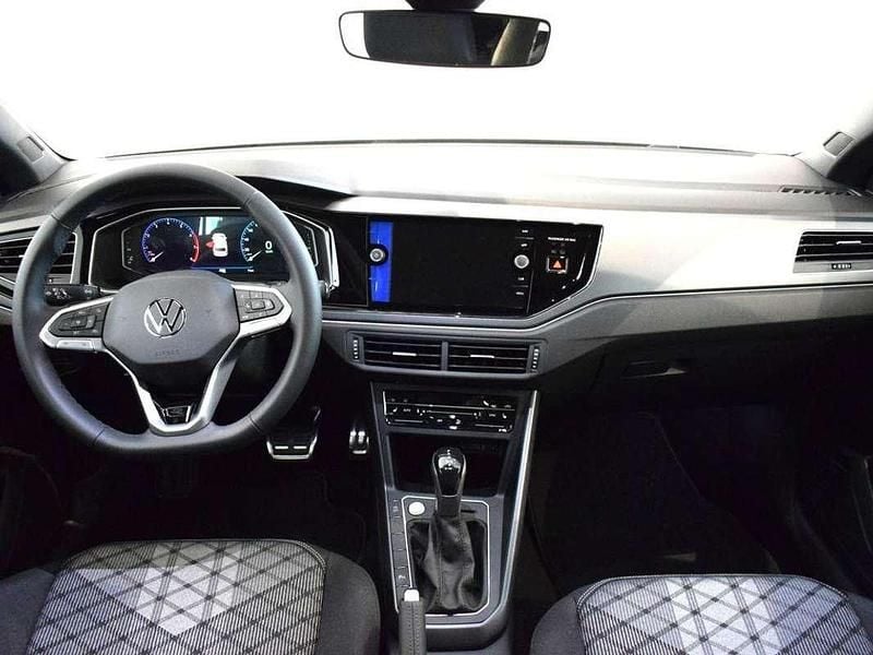 Usado VW Polo R-line 116 CV (85 kW) 2024 Negro Utilitario