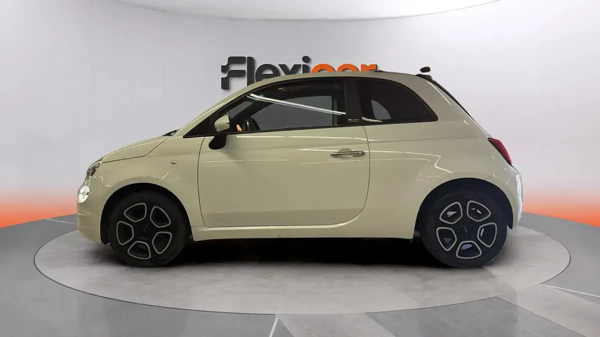 Usado Fiat 500 Club 71 CV (52 kW) 2023 Blanco Descapotable