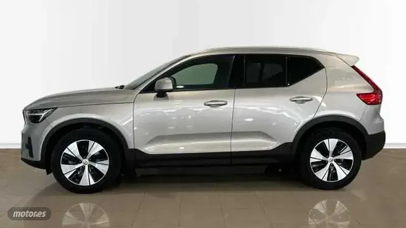 Nuevo Volvo XC40 Core 2026 Plateado SUV