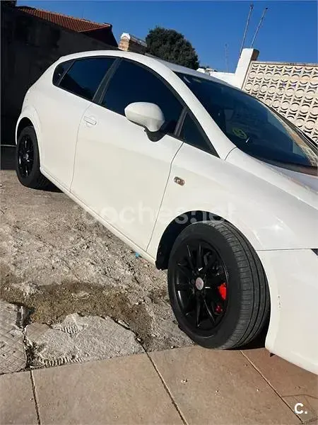 Usado Seat Leon Style 105 CV (77 kW) 2010 Blanco Utilitario