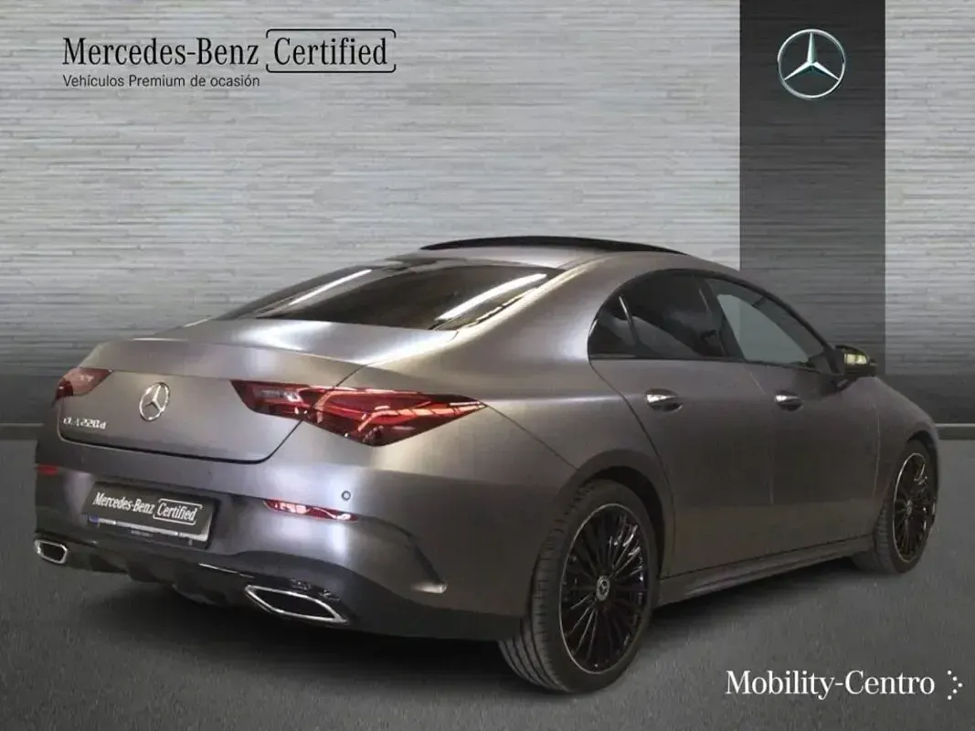 Usado Mercedes CLA220 190 CV (139 kW) 2025 Manufaktur gris montaña magno Berlina