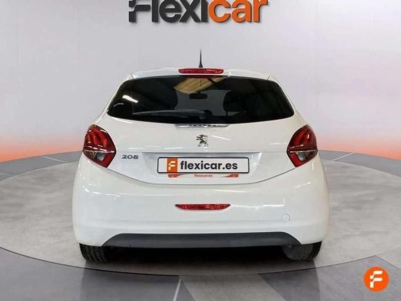 Usado Peugeot 208 Style 110 CV (80 kW) 2017 Blanco Utilitario