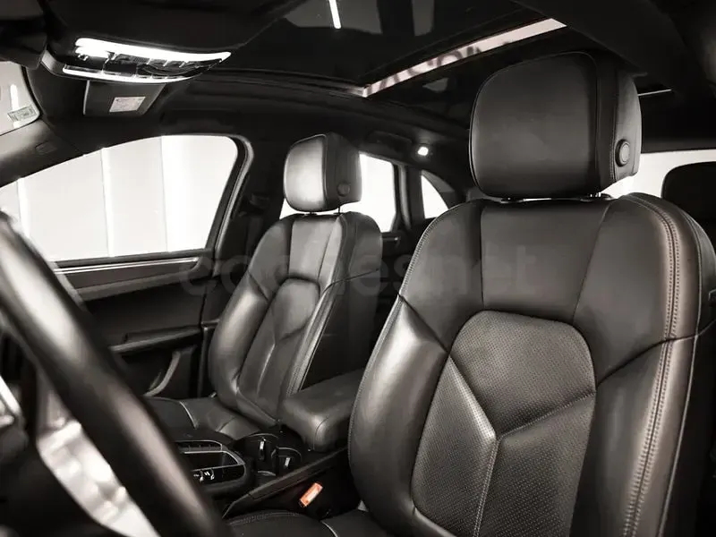 Usado Porsche Macan 245 CV (180 kW) 2020 Negro SUV