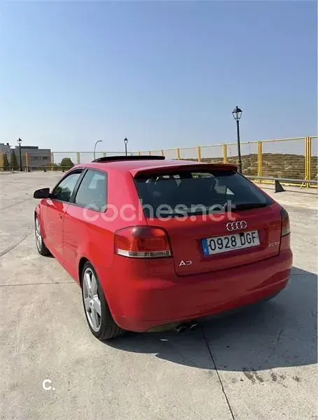Usado Audi A3 Ambition 140 CV (102 kW) 2005 Rojo Utilitario