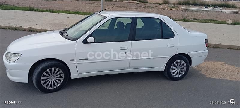 Begagnad Peugeot 306 Style 90 HK (66 kW) 2000 Vit Sedan