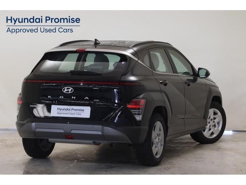 Usado Hyundai Kona 120 CV (88 kW) 2024 Abyss black SUV