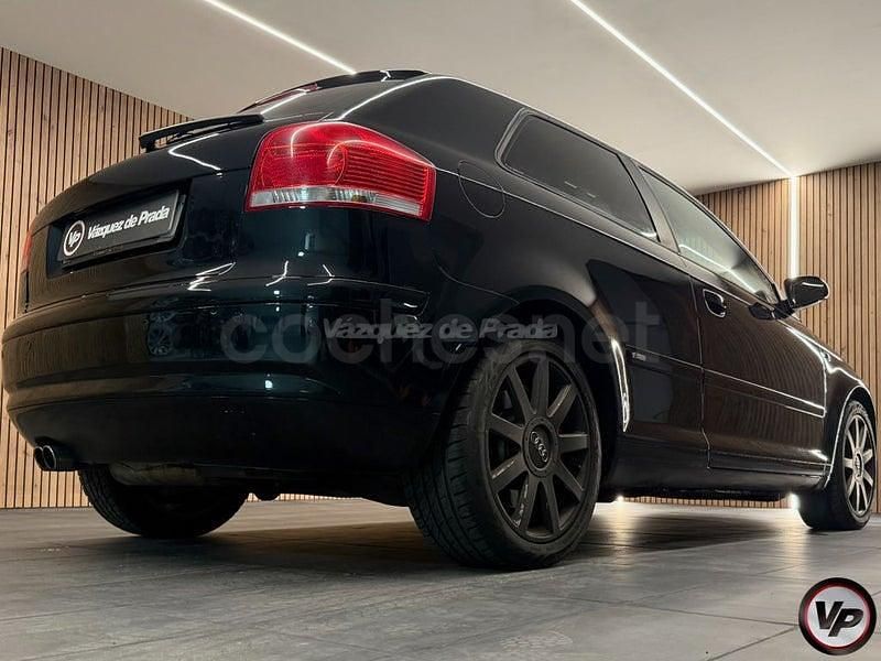 Usado Audi A3 Ambition 250 CV (183 kW) 2004 Negro Utilitario