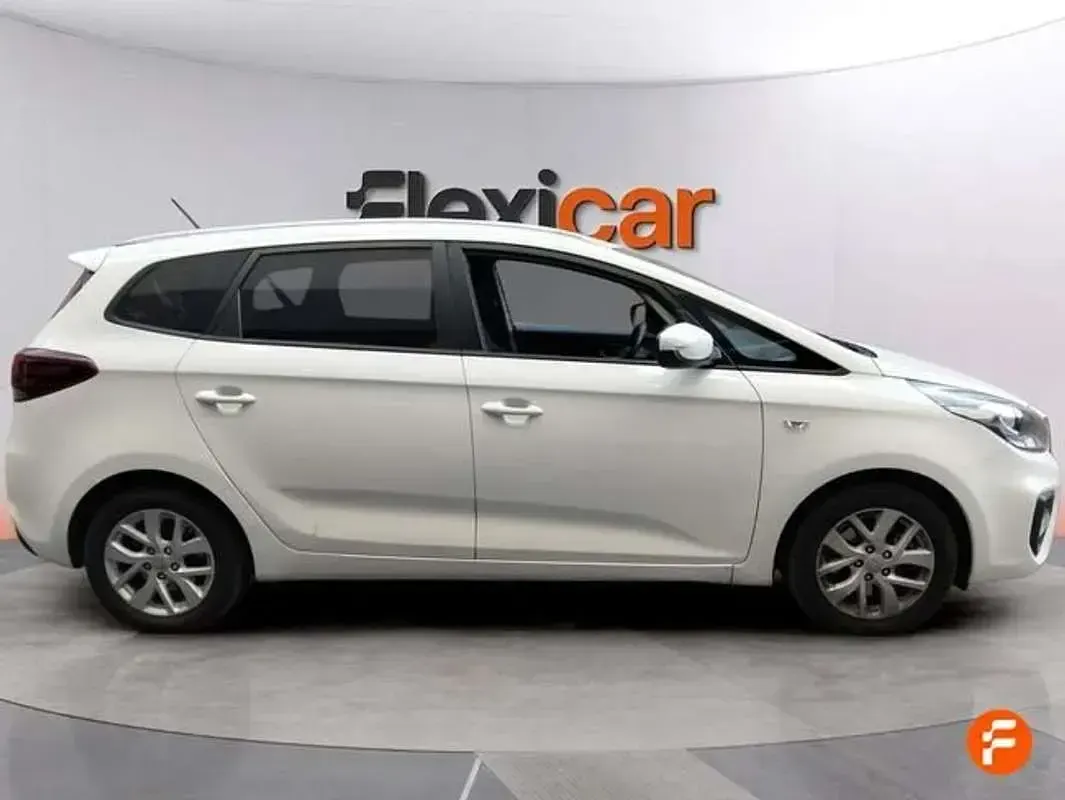 Usado Kia Carens 136 CV (100 kW) 2018 Blanco Monovolumen